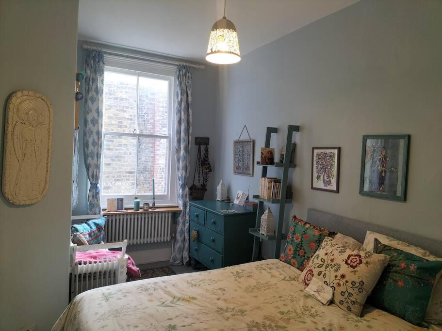דירות Charming London With Balcony מראה חיצוני תמונה