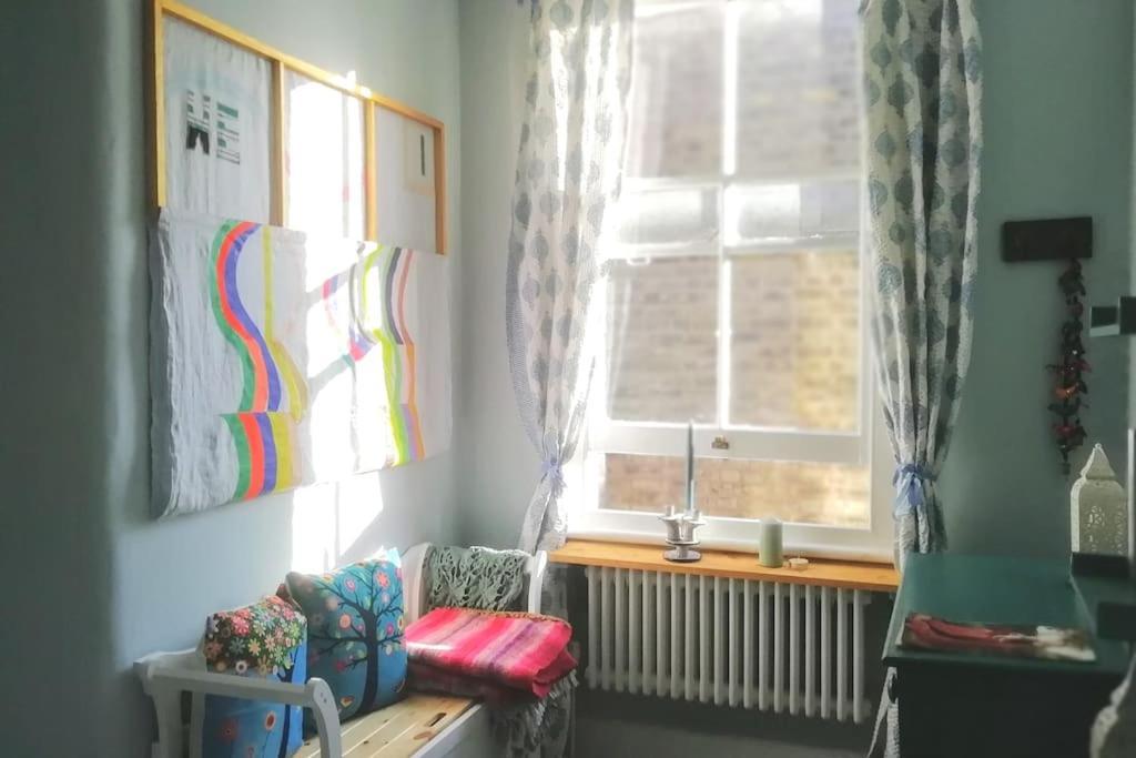 דירות Charming London With Balcony מראה חיצוני תמונה
