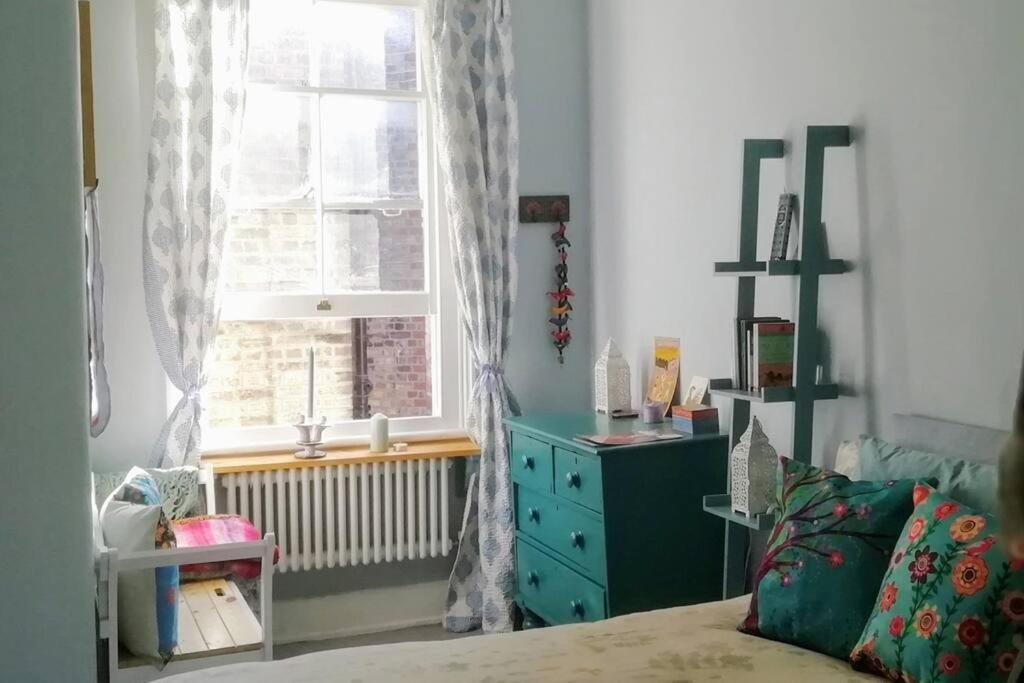 דירות Charming London With Balcony מראה חיצוני תמונה