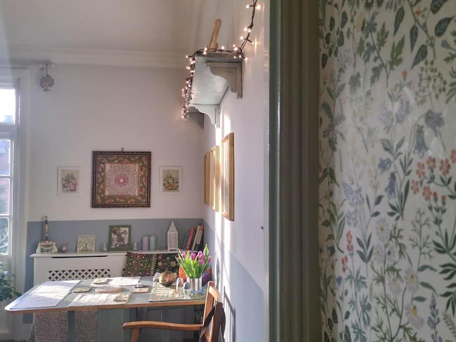 דירות Charming London With Balcony מראה חיצוני תמונה