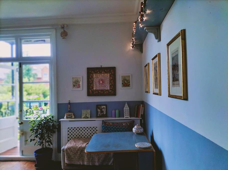 דירות Charming London With Balcony מראה חיצוני תמונה