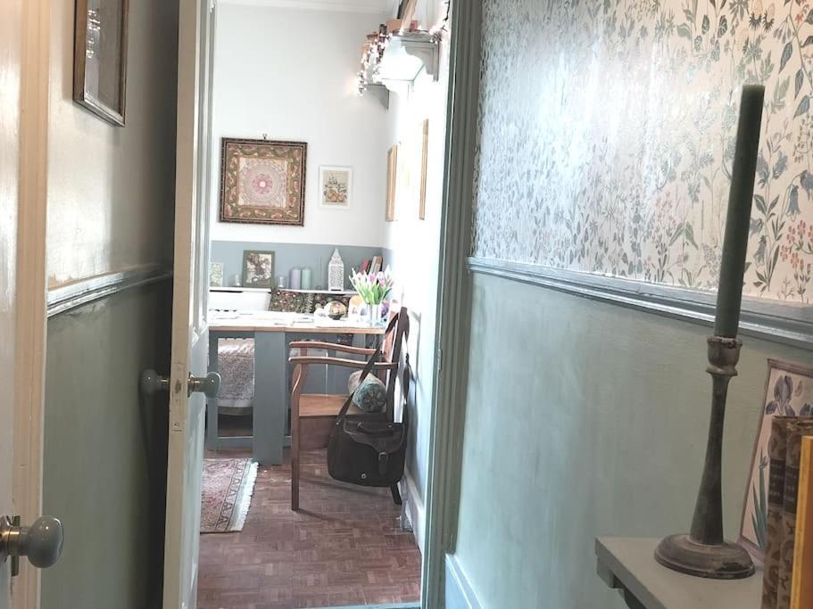 דירות Charming London With Balcony מראה חיצוני תמונה